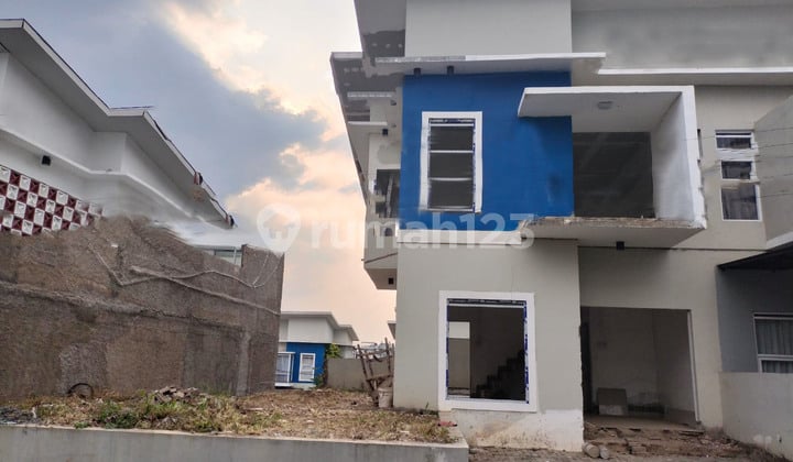 Rumah Baru 2 Lantai Siap Huni Tengah Kota Kamarung Cimahi Utara