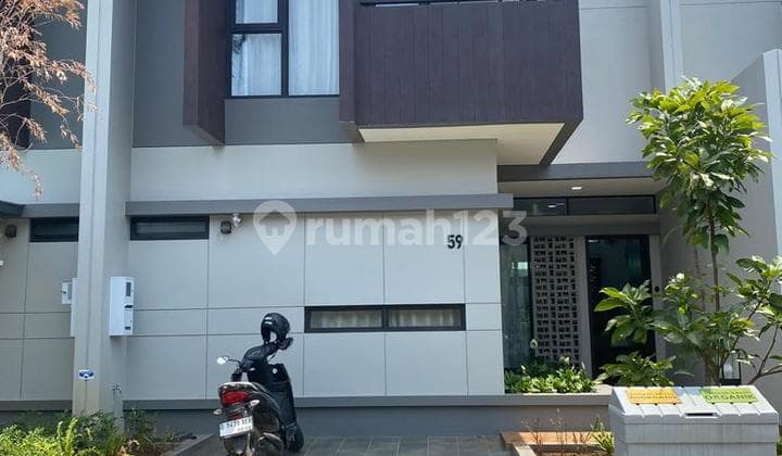 Rumah 2 Lantai di Cluster Flora Freya Summarecon Bandung