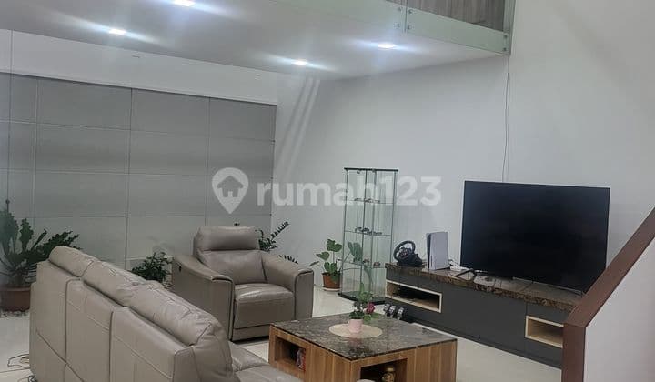 Dijual Rumah Lux di Mekar Wangi, Siap pakai