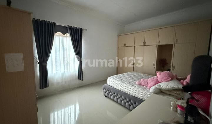 Dijual Tanah, Rumah Berikut Isinya + Steam Mobil + Tempat Garasi Mobil