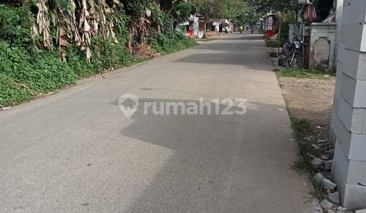 Lokasi strategis dilingkungan rame dan padat penduduk.