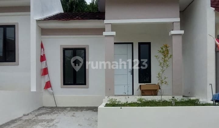 Perumahan 2 Lantai di Jl. Wates SHM Strategis