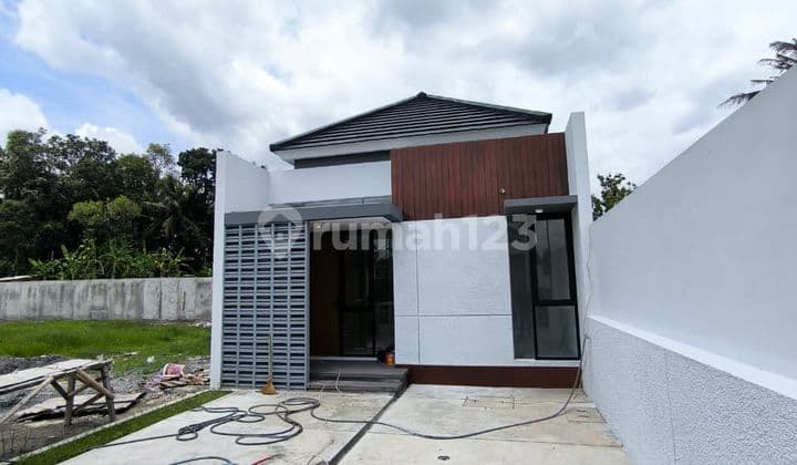Rumah 1 Menit Dari Universitas Islam Indonesia