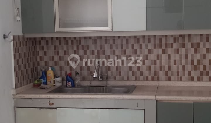 Rumah 2 Lantai Jalan Besar Komplek Town House di Pancoran