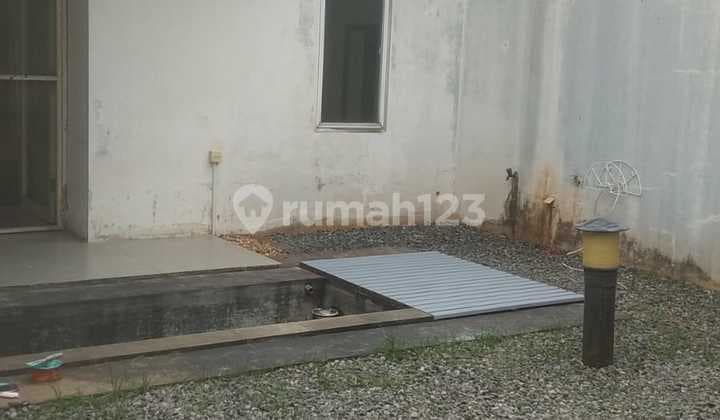 Rumah 2 Lantai Jalan Besar Komplek Town House di Pancoran