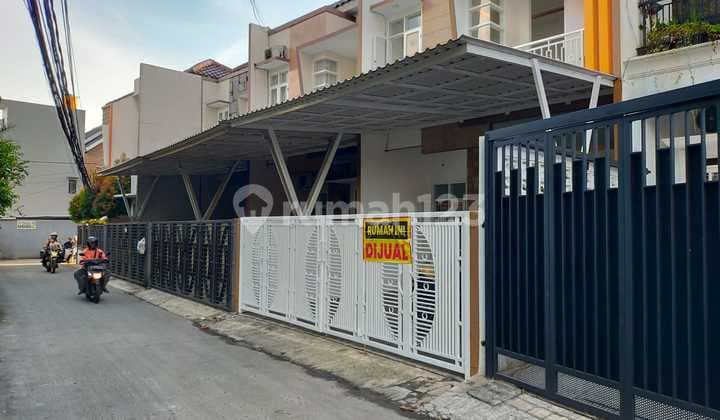 Rumah Baru Dua Lantai Siap Huni Lingkungan Aman Bebas Banjir.