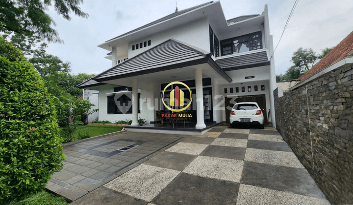 Rumah Bagus Furnished SHM Riau dekat Gedung Sate Bandung