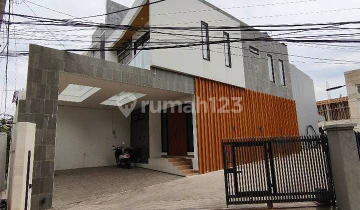 New 2-story house in Sunrise Garden, Kedoya