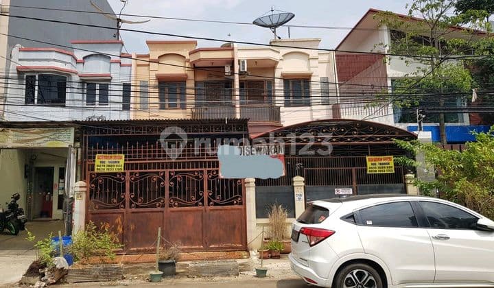Disewakan Rumah 2 Lantai Strategis Depan Greenbay Pluit, Muara Karang