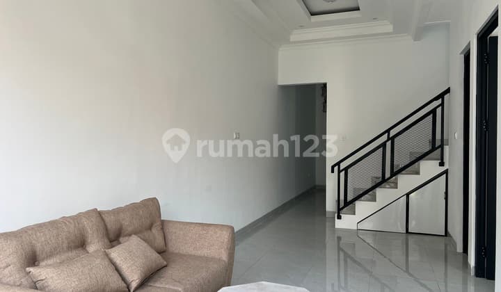 Rumah Samping Huk Dekat Pasar Sekolah & Toll 1.95m. Rumah Di Bsd