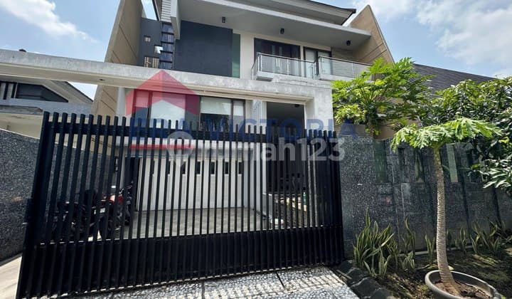 Rumah 2 Lantai Banyak Kamar Dekat Cyber Mall Dan Unmer