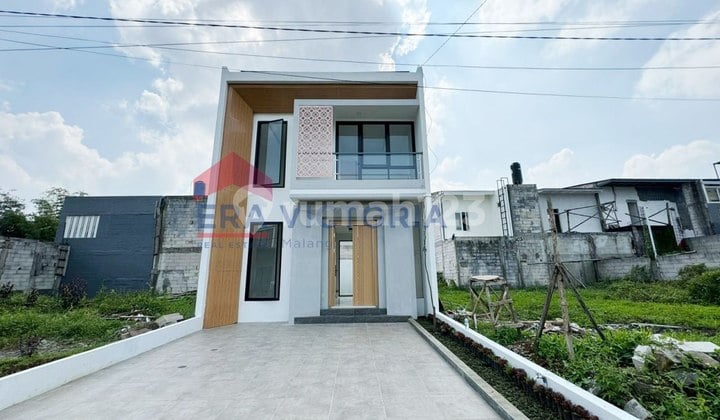 Rumah Baru Tiga Kamar Dekat Belodrom Dan Exit Tol Malang