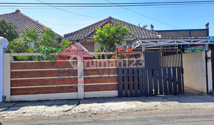 Rumah dengan tanah luas di Kendedes Singosari