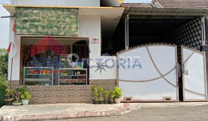 Rumah Ada Toko/kios Dekat Museum Singhasari Bonus Ac