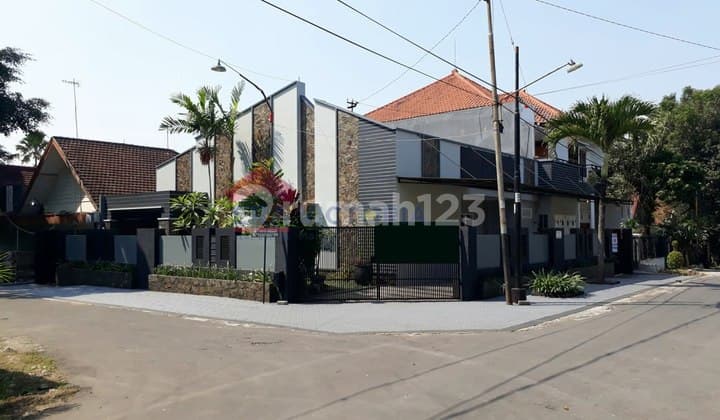 Disewakan Rumah Pojok 3 Kamar Dekat Cybermall Smk Sanmar