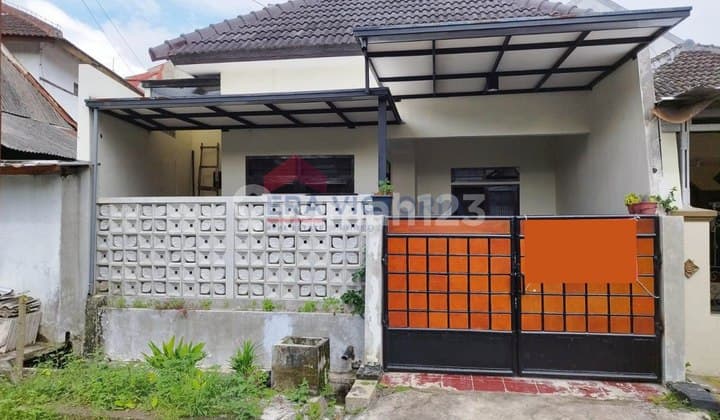 Dijual Rumah Asri di Taman Raden Intan connecting ruko
