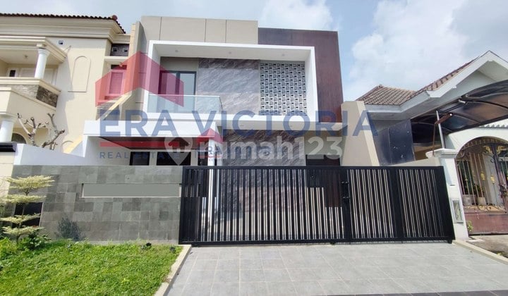 Rumah Cantik Bangunan Baru Di Telaga Golf Araya