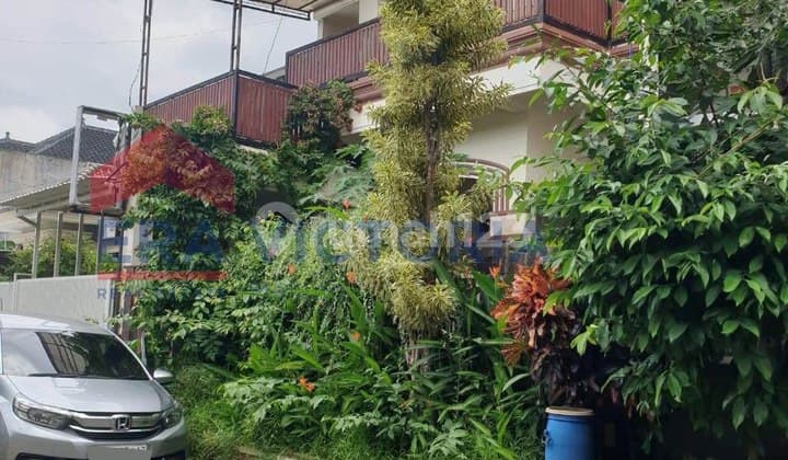 Rumah Luas 2 Lantai bisa untuk Usaha Rumahan di Dekat Araya