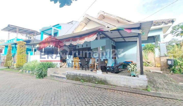 Rumah Murah Posisi Hook One Gate System Dekat Jalan Protokol