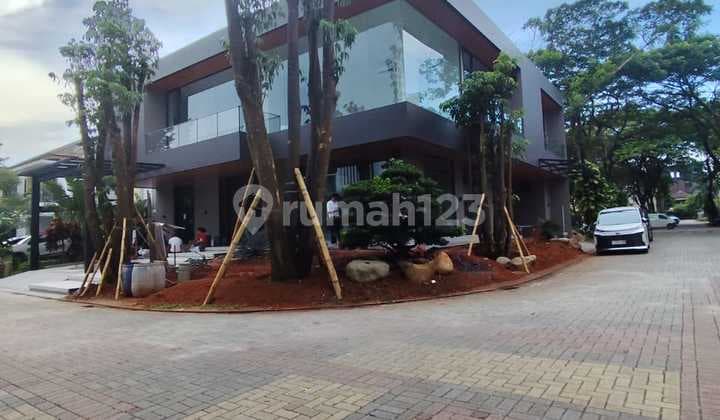 Dijual Rumah 17X22 Hoek Siap Huni di Bsd