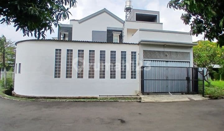 Dijual Rumah Siap Huni 10.74 X 15 Hoek di Semanan