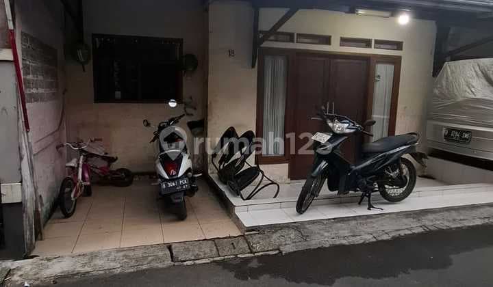 Dijual Rumah Rapi 5 Menit ke Toll Jorr Veteran di Bintaro Jaksel