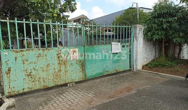 For Rent Cheap Commercial Space by the Side of Kalideres Main Road
