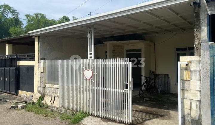 Di Perum Banjar Asri Lengkong Nganjuk