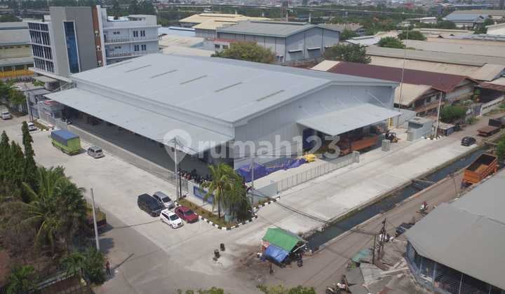 Muara Karang Warehouse Area 4,485m With Office 40ft Container Access