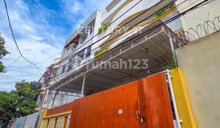 Kost Eksklusif Roi Tinggi 32 Kamar di Mangga Besar