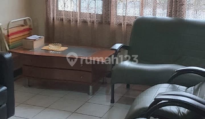 Rumah di Pinggir Jalan Cocok untuk Kuliner