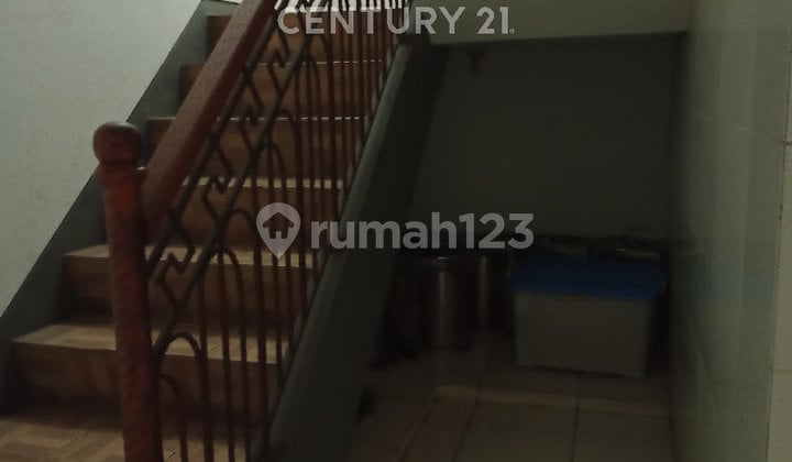 Rumah 3 Lantai Siap Huni Juga Cocok untuk Usaha Kosan