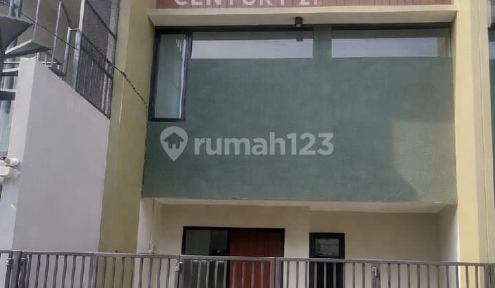 Rumah 3 LT Baru Kelapa Gading LT 72 M² LB 132 M² SHM 4+1 KT ,5 KM