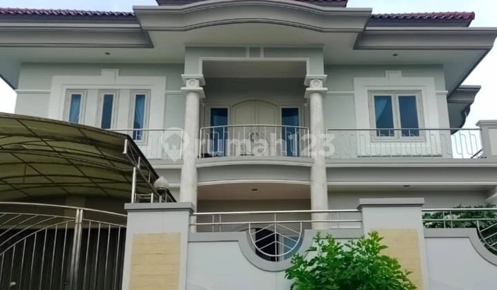 Rumah Besar Siap Pakai Di Srondol Bumi Indah