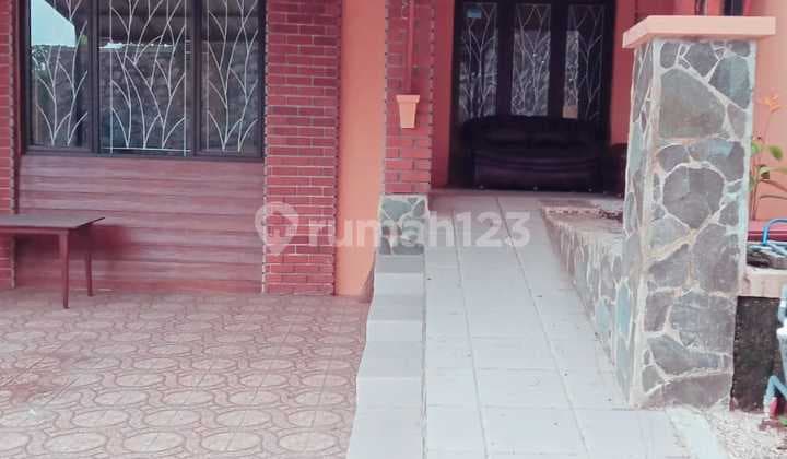 For Sale / Rent Pine Villa House in Banyumanik, Strategic and Nice