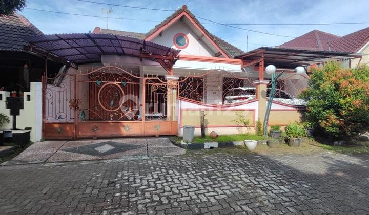 Rumah Luas Bagus Siap Huni di Srondol Bumi Indah