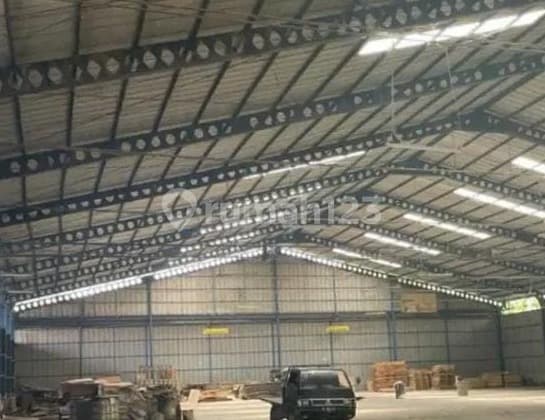 Strategic Ready-to-Use Exclusive Warehouse in Boyolali