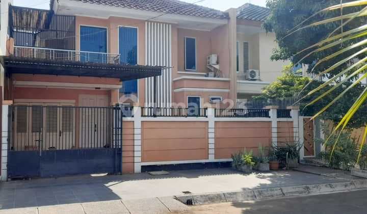 Rumah 2 Lantai 5 KT, 4 KM - Taman Modern Cakung Jakarta Timur, Hadap Selatan