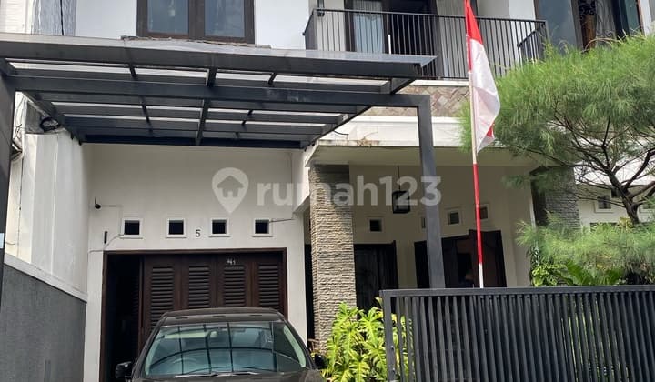 Rumah Apik Dekat Buncit Indah