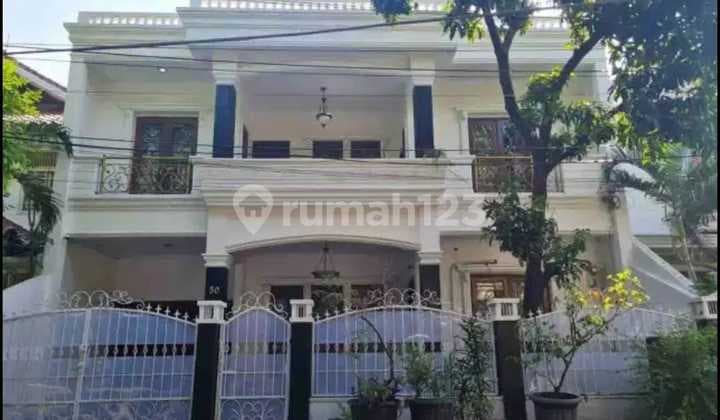 Luxury House for Rent with Classic Interior - Vacant Condition in Rawamangun Location