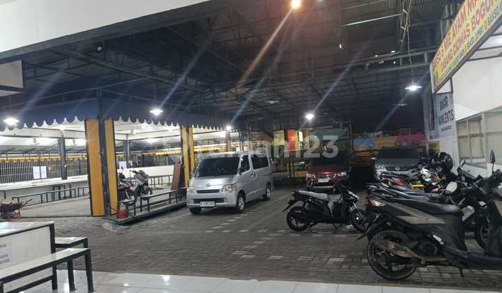 For Rent in Cipinang Area, Suitable for Business, Location in Cipinang Jaya, East Jakarta