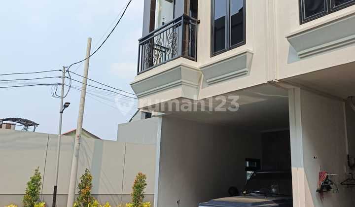 For Rent House in Cipinang Muara Ready to Live In Minimalist