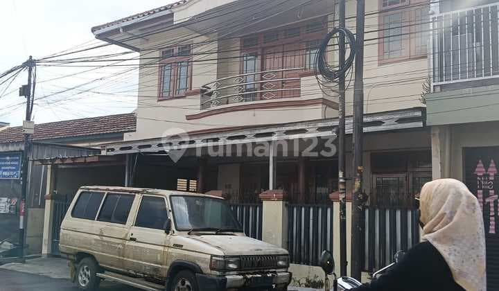 Disewakan Rumah di Pinggir Jalan Raya. Cipinang Rawamangun