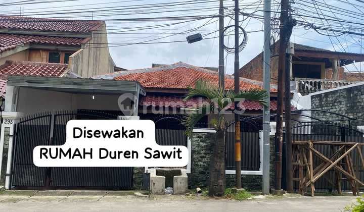 For Rent House in Duren Sawit, East Jakarta, Suitable Size for Office