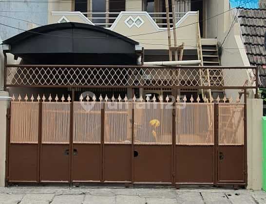 Di jual Rumah 2 lantai di Jl. Cempaka Putih Raya