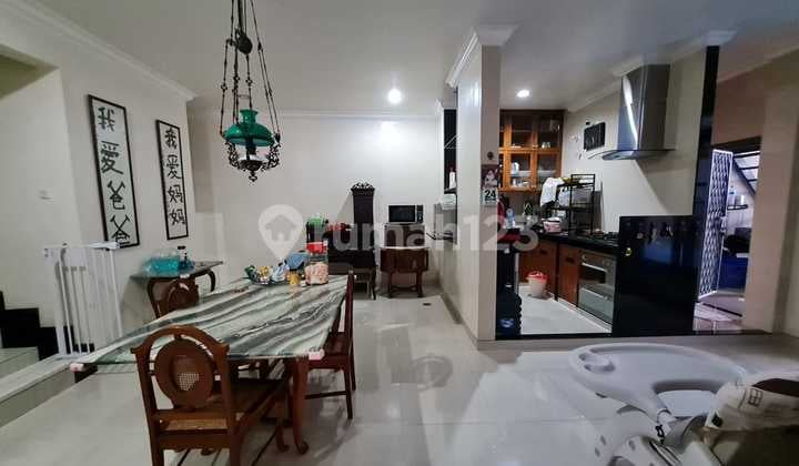 Rumah Siap Huni Dijual - Jatinegara Barat (Strategis & Bebas Banjir)