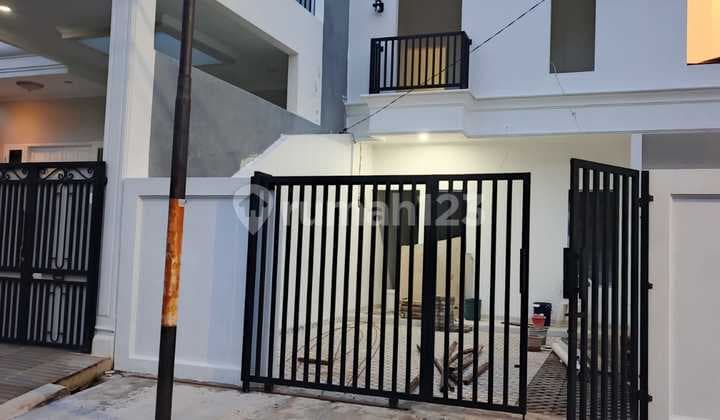 Disewakan Rumah Baru 2 Lantai di Kayu Putih Siap Huni