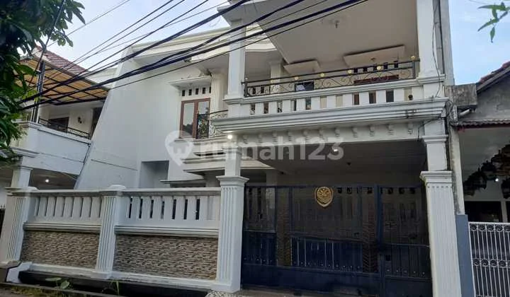 For Rent: Nice House in Jatiwaringin Complex, Bekasi