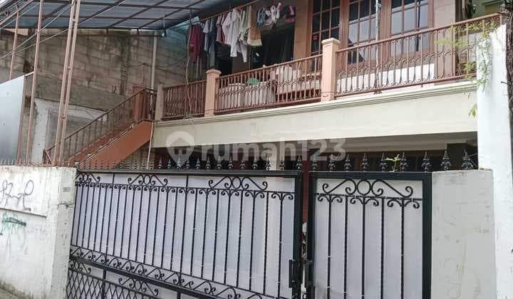 Dijual Cepat Bu Rumah Induk dan Kosan Aktif dan Kontrakan Lokasi di Johar Baru + Kontrakan