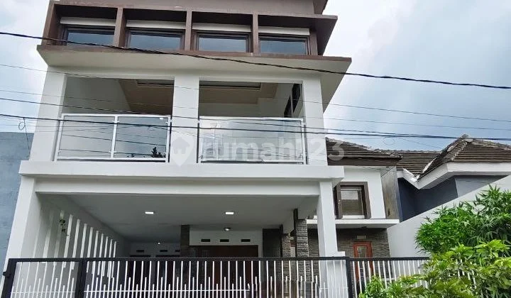 Rumah 2 Lantai Bagus Modern Siap Huni Harga Sangat Terjangkau Lokasi Sangat Strategis